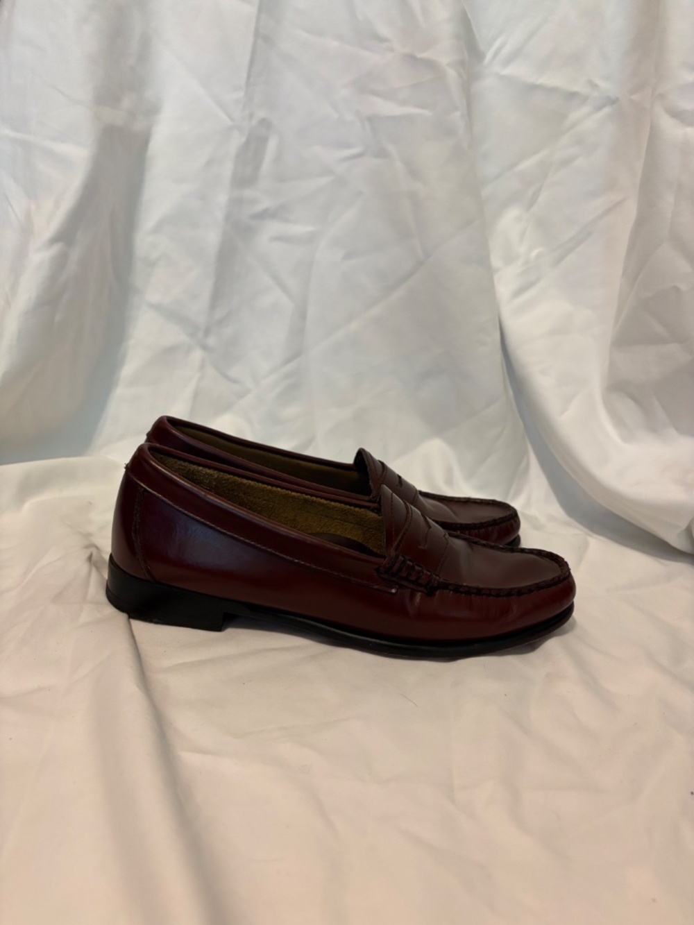 Bass Weejuns Womens Wine Whitney Loafers - Picture 2 of 6